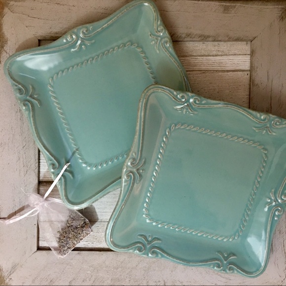 Southern Living Other - Host Pick! Two Southern Living Accent Plates 8”